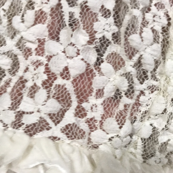 Kings Crown Collection cream champagne tiered ruffled lace skirt extender MEDIUM - Picture 11 of 12